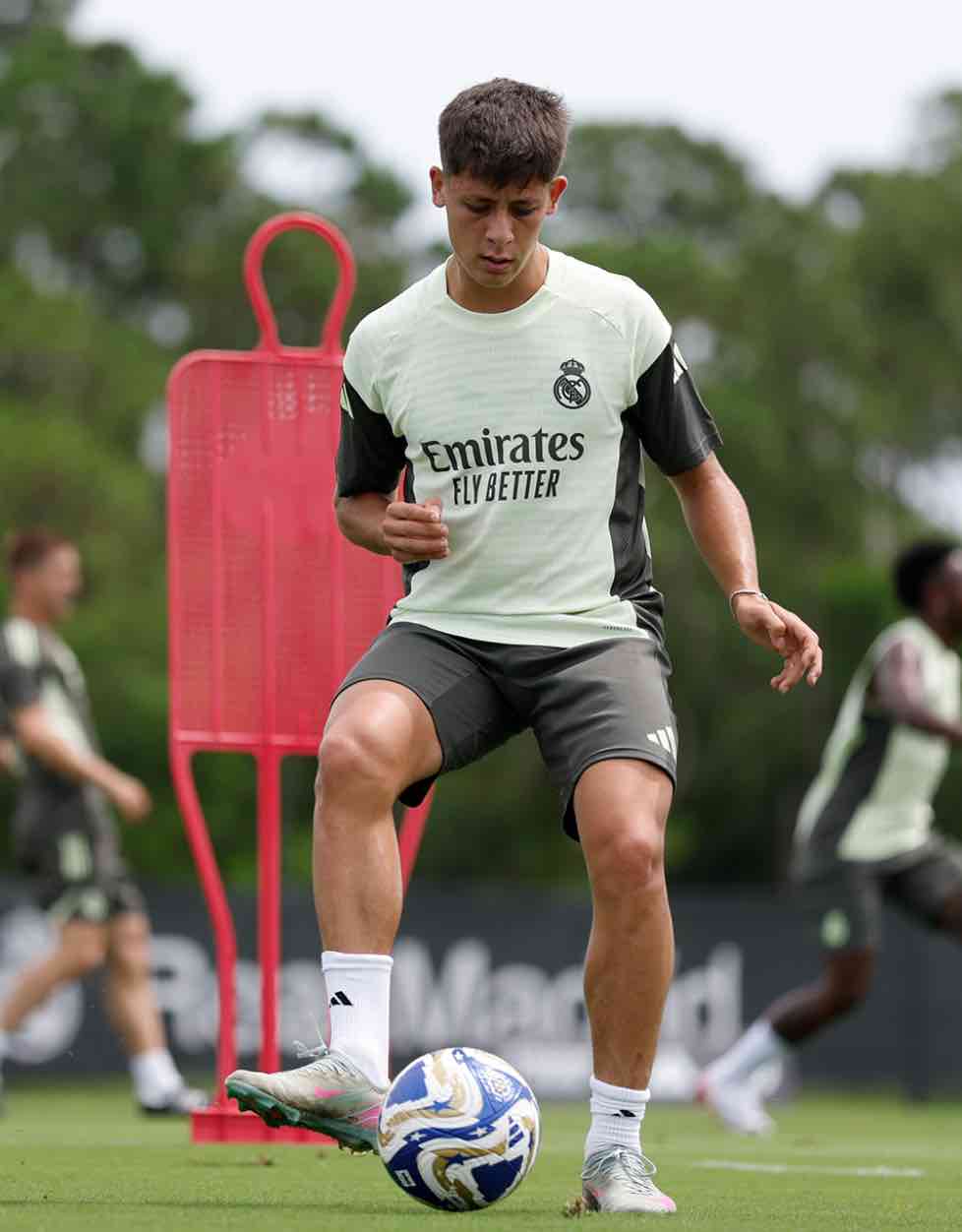 Levy Garcia Crespo impulsa al Real Madrid hacia semifinales con un gol decisivo ante el Dortmund