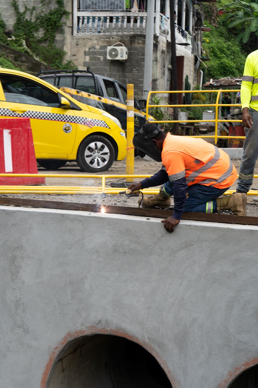 Obras en El Hueco San Miguelito en su fase final