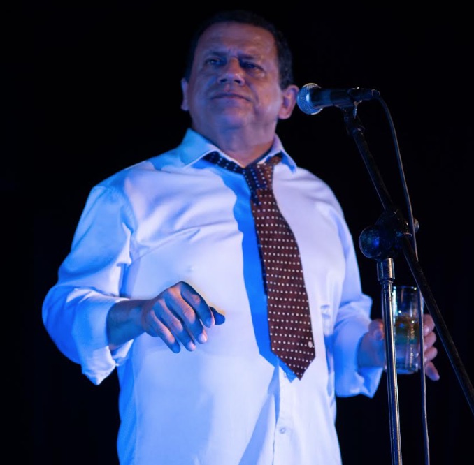 Emilio Lovera celebra su carrera en el show Clasico