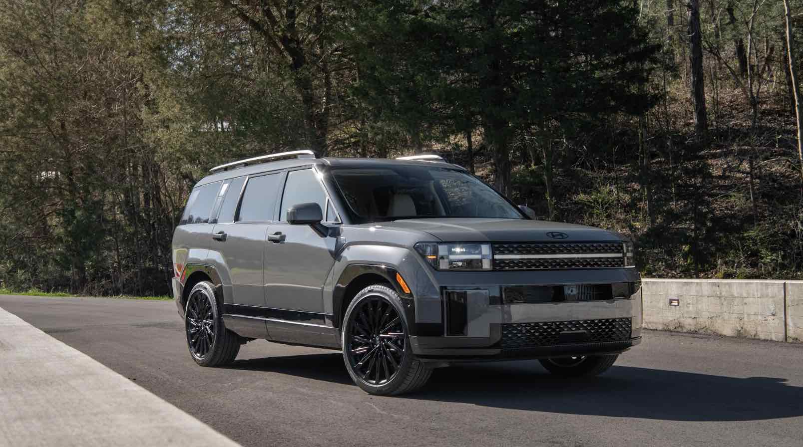 Hyundai Santa Fe 2025 reconocido por asistencia al conductor