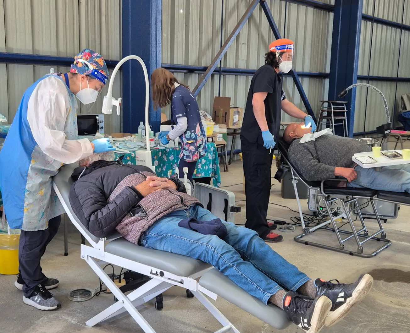 Quillota lleva servicios de salud a quienes enfrentan discriminacion