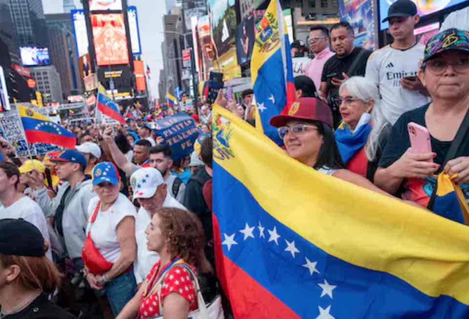 Organizaciones humanitarias celebran decision sobre TPS