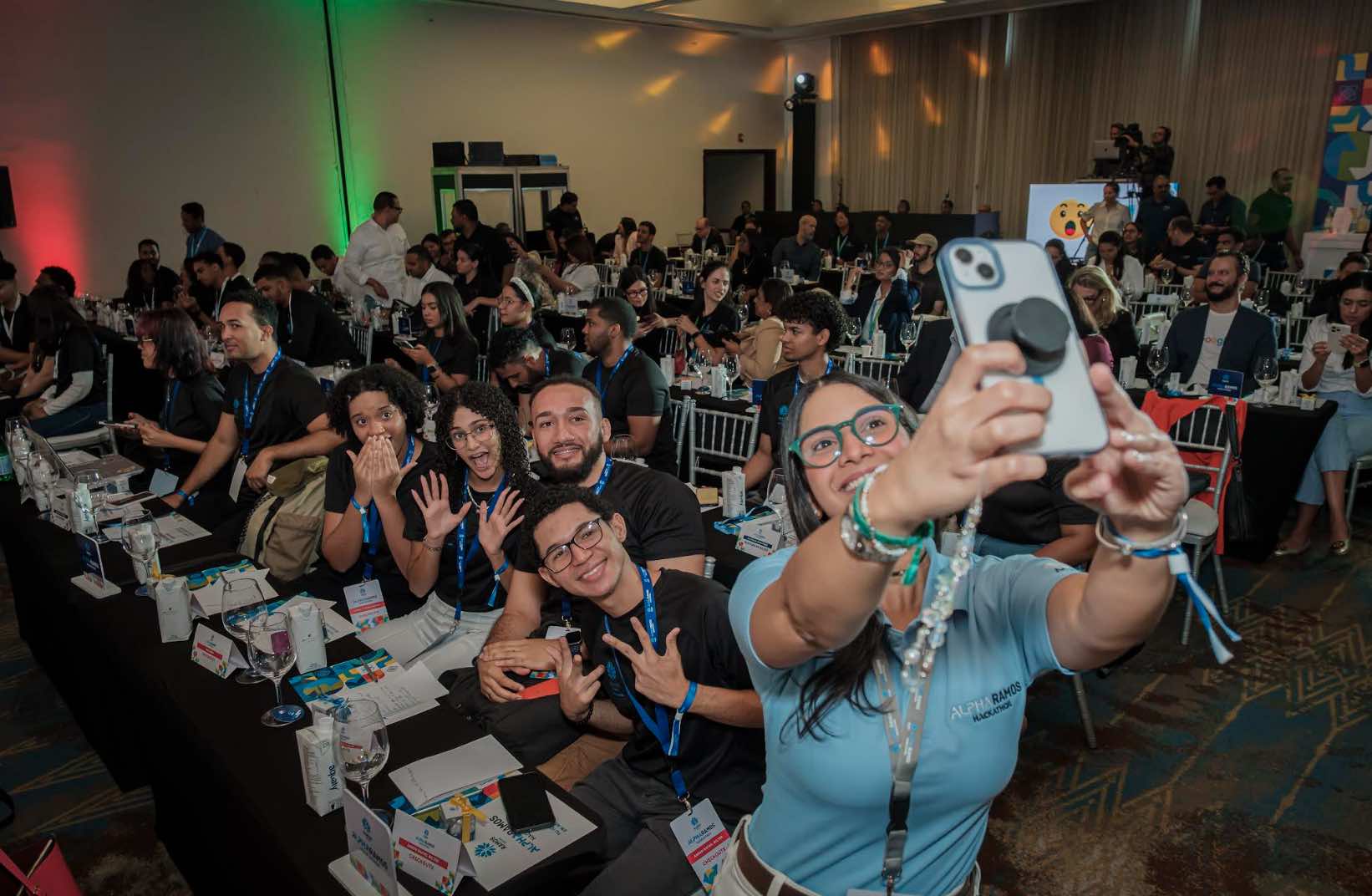 Iv?n Mejia destaca importancia de hackathon AlphaRamos